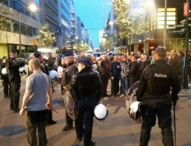 Φωτό και βίντεο από το άγριο ξύλο μεταξύ οπαδών και αντιπάλων του Ερντογάν στις Βρυξέλλες - Έξι τραυματίες